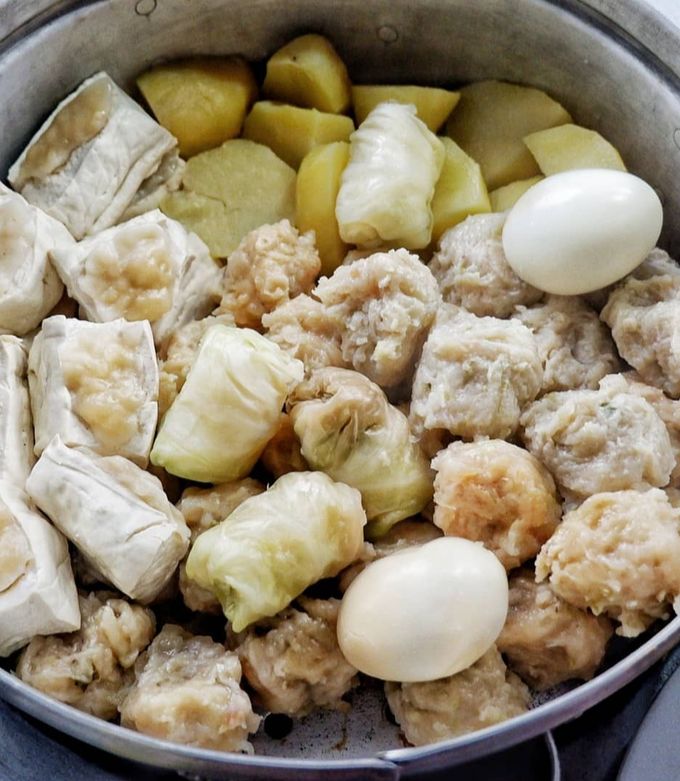 Siomay dan Tahu Telor